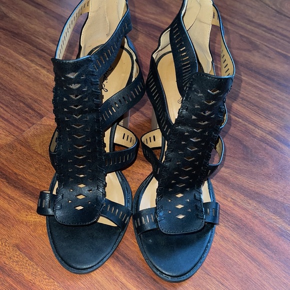 Women's Block Heels - Picture 3 of 7